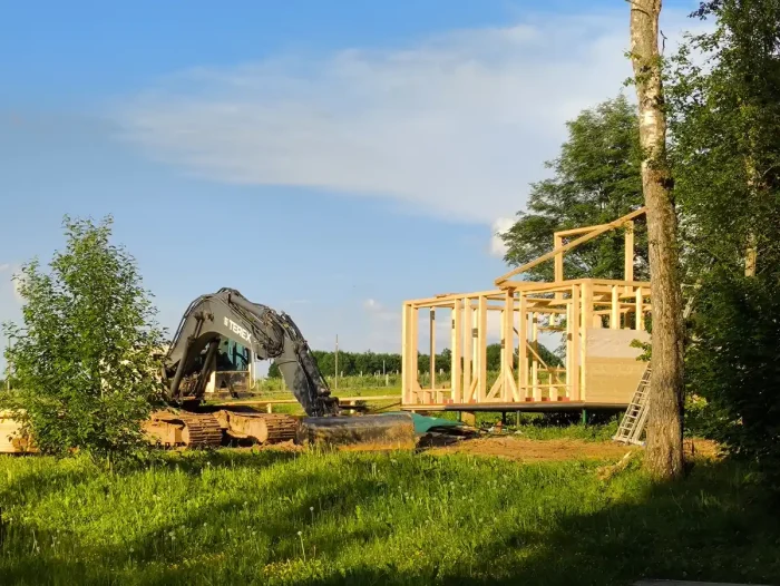 Новый дом у воды: уютный отдых у форелевого пруда!